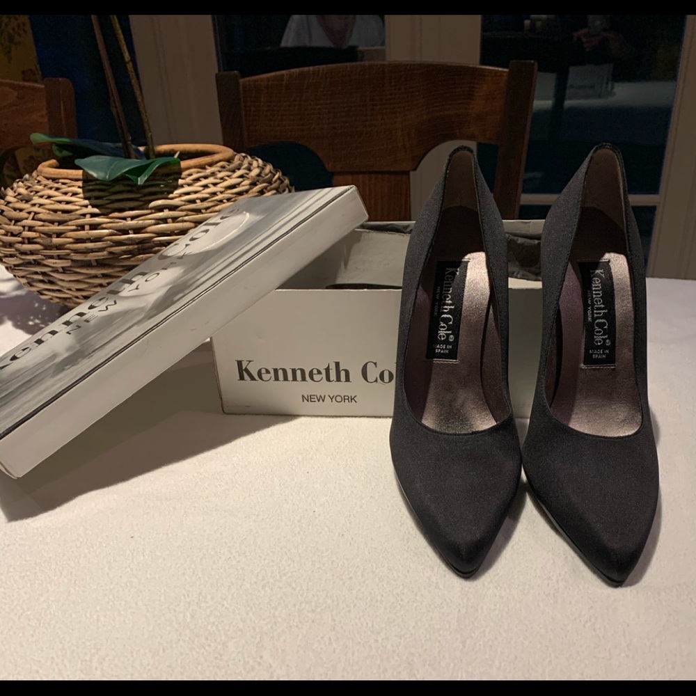 KENNETH COLE black satin heels